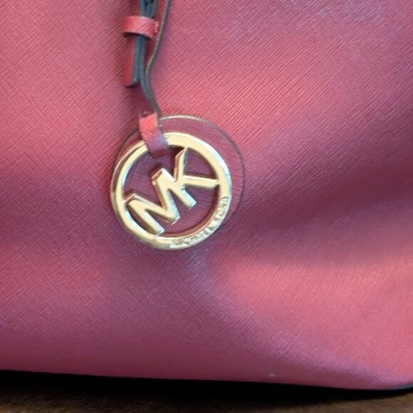 O2 MICHAEL KORS Cranberry Large Tote (NWOT) - Picture 4 of 10